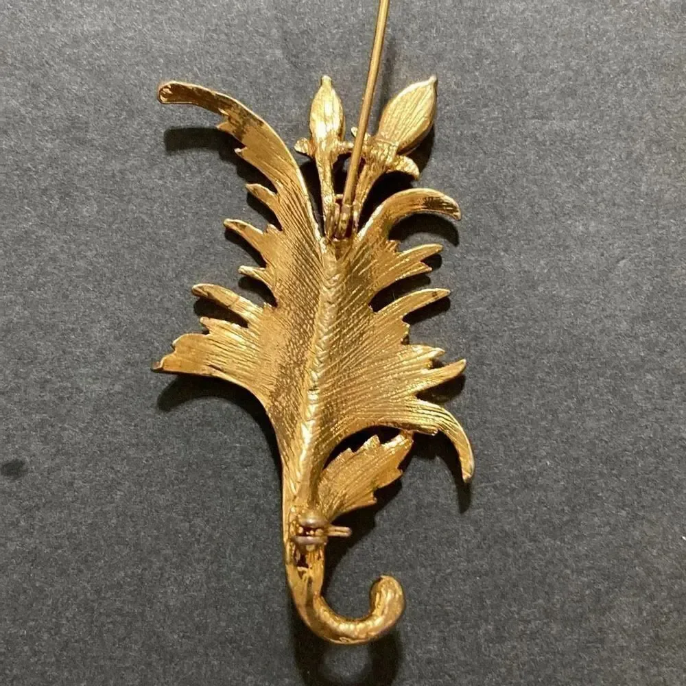 Brooch vintage gold tone leaf with crystals